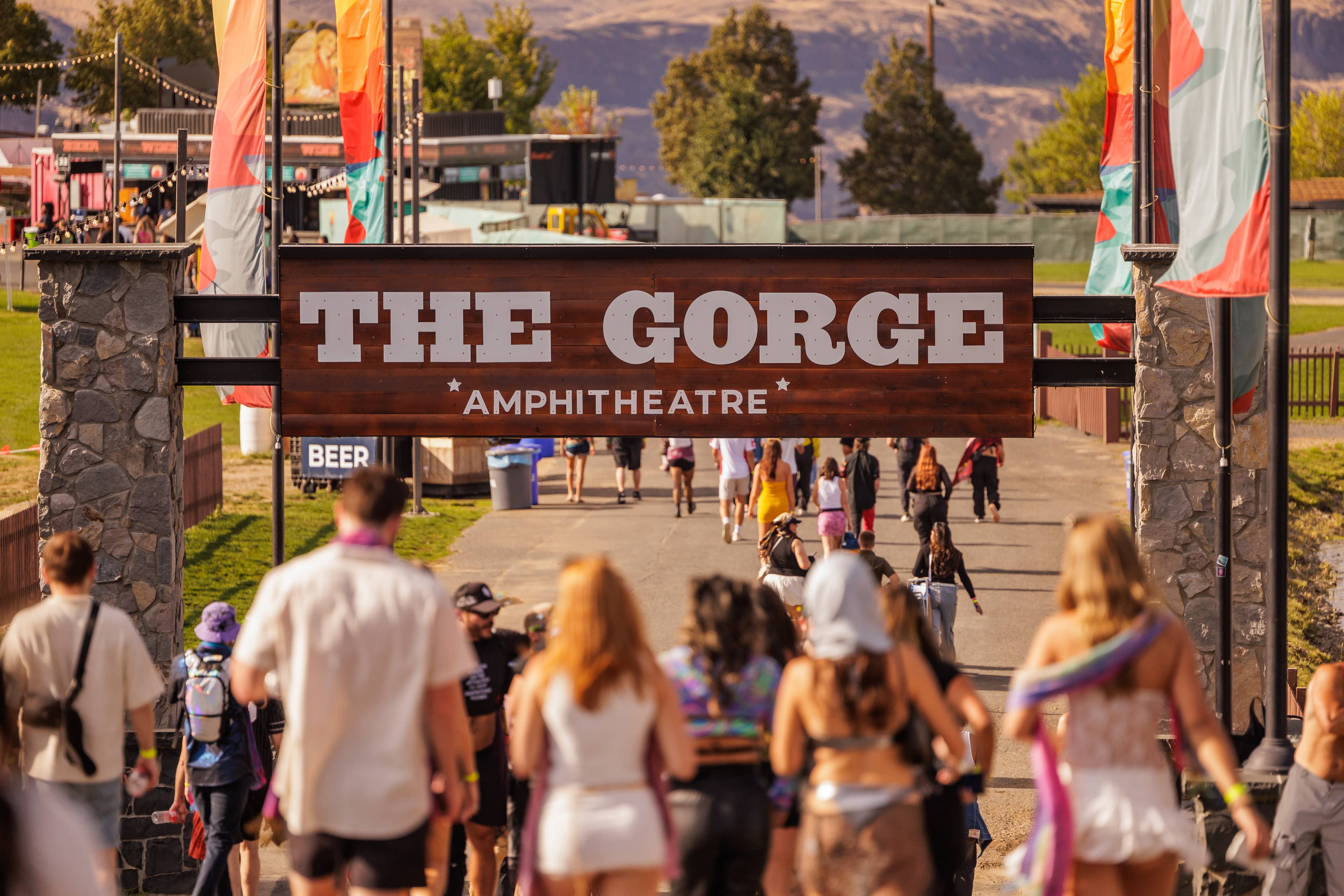People walking into The Gorge Amphitheatre