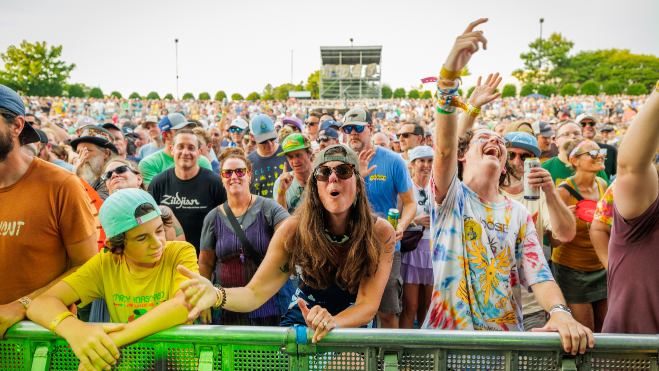 A Sold Out Goose Pit at Skyla Credit Union Amphitheatre.