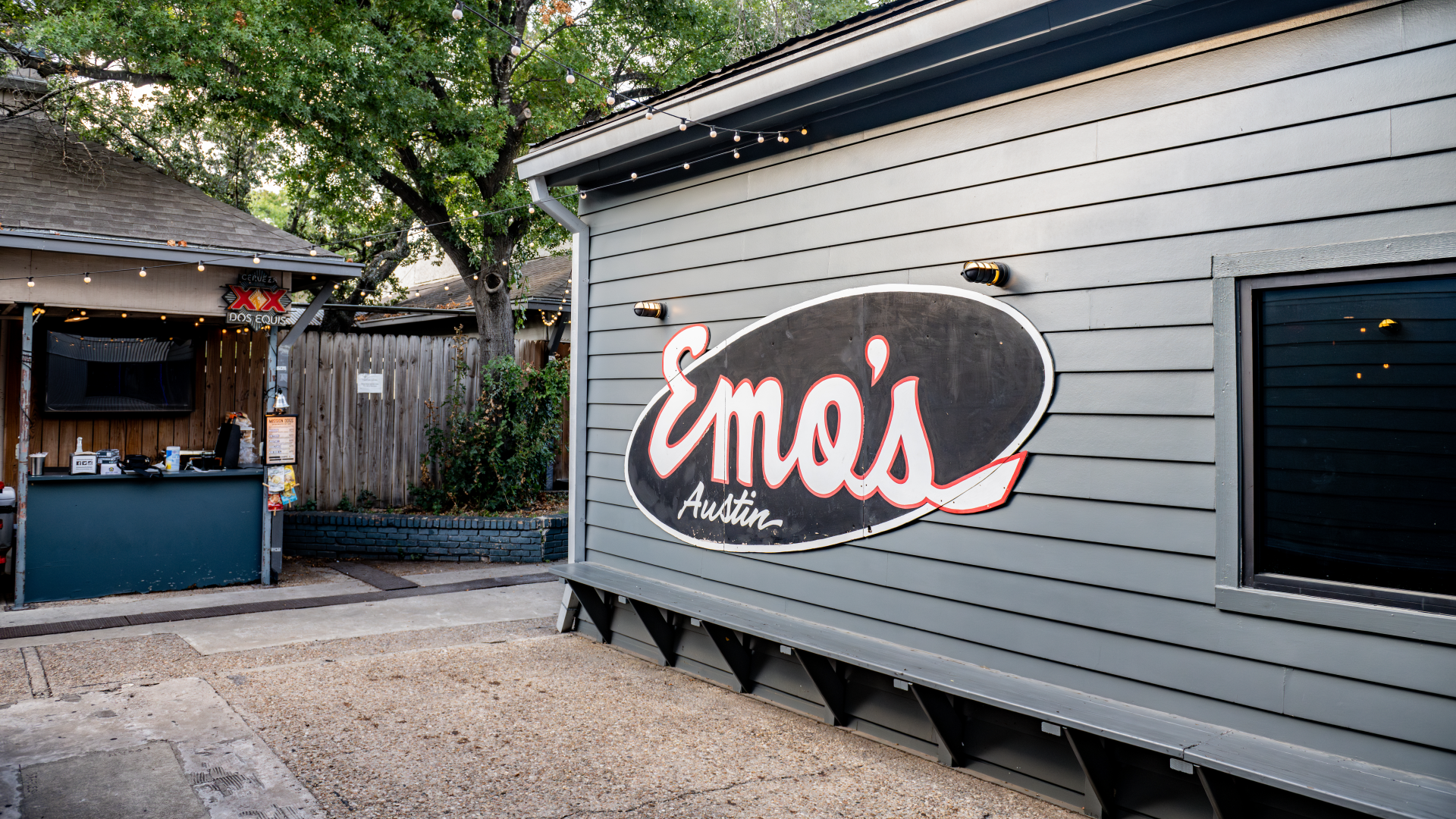 The patio at Emo's