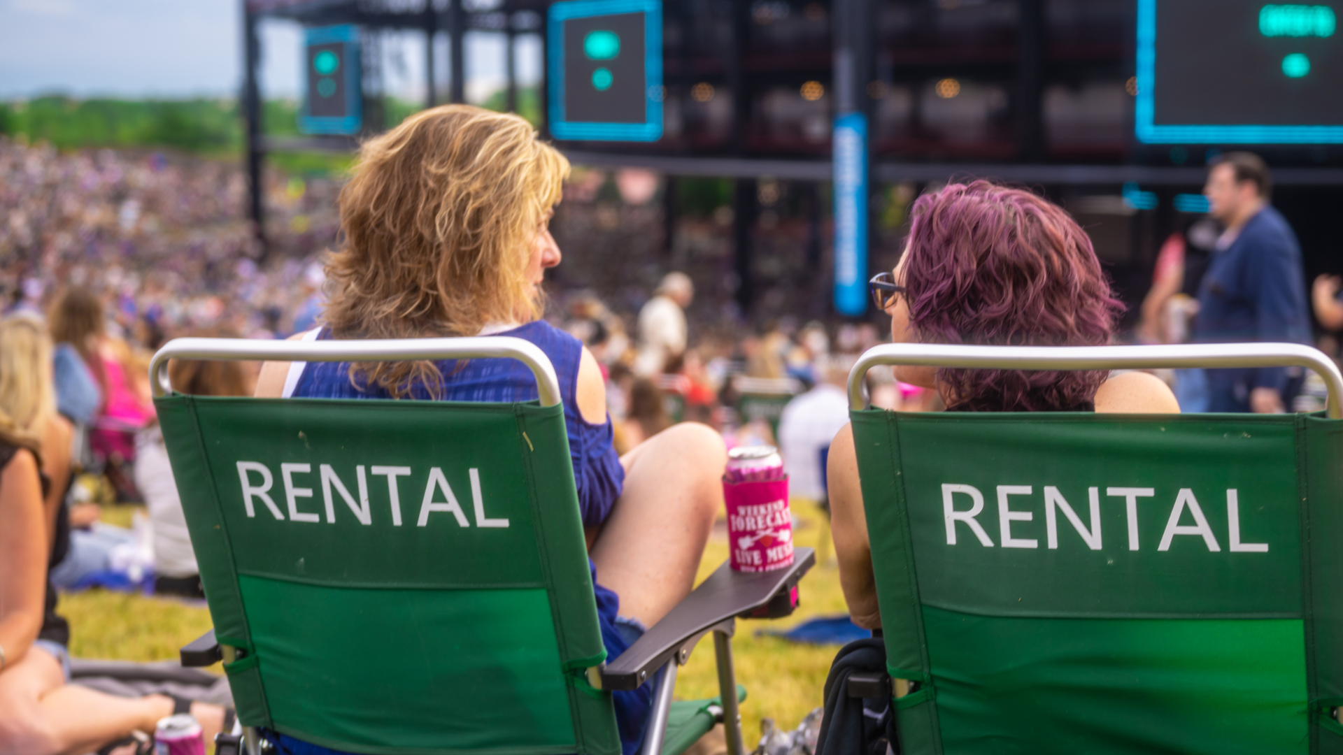Lawn Chair Rentals at Credit Union 1 Amphitheatre in Chicago, Illinois