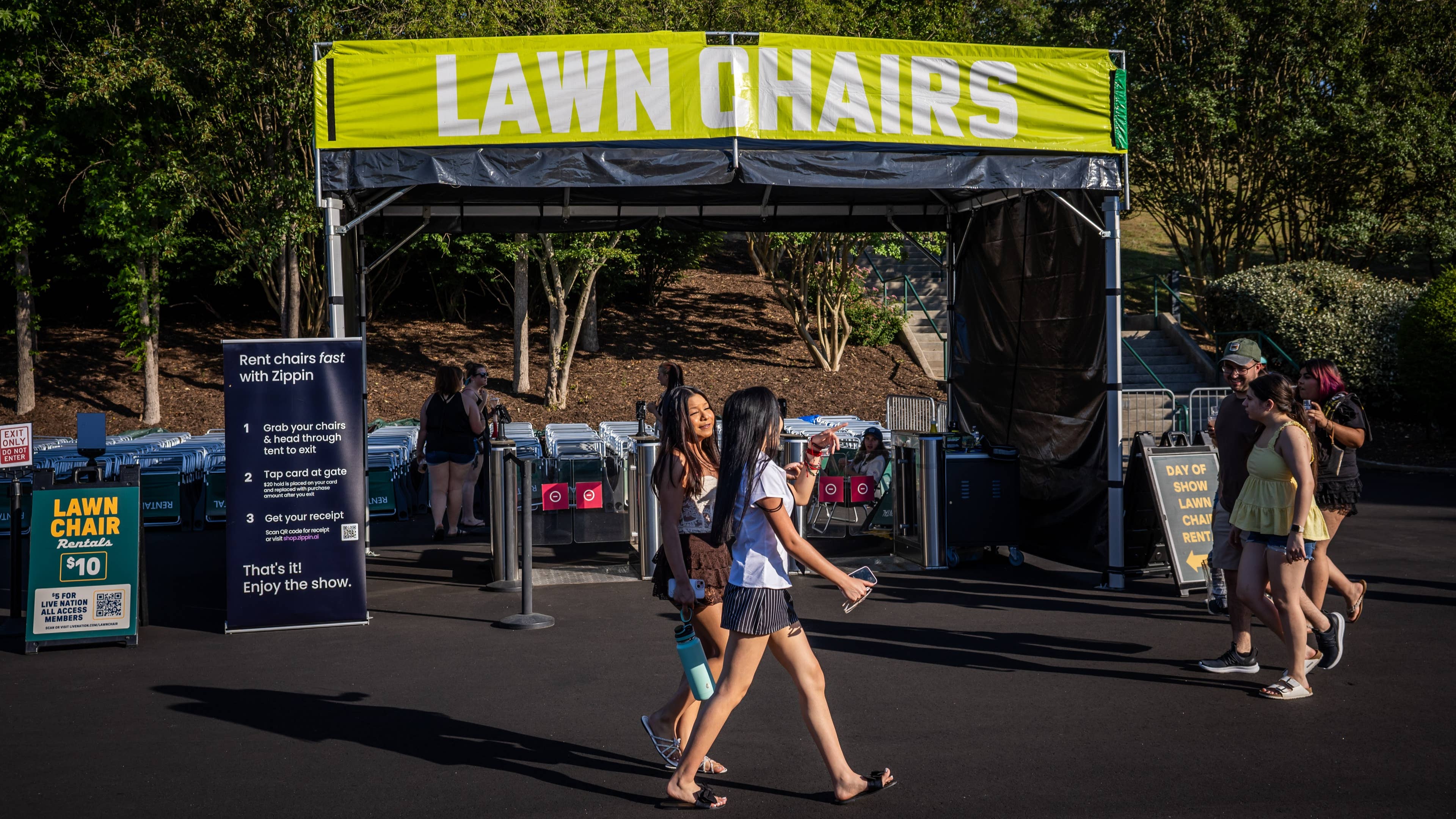 The Zippin Lawn Chair Hub at Coastal Credit Union Music Park (Photo by ALIVE for Live Nation)