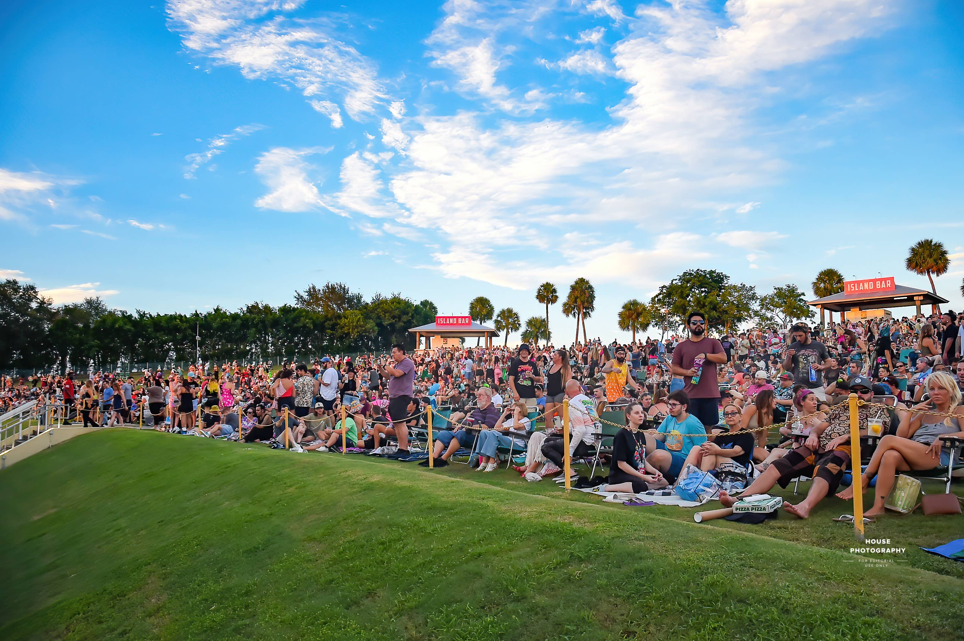 A crowd on the lawn at iTHINK Financial Amphitheatre