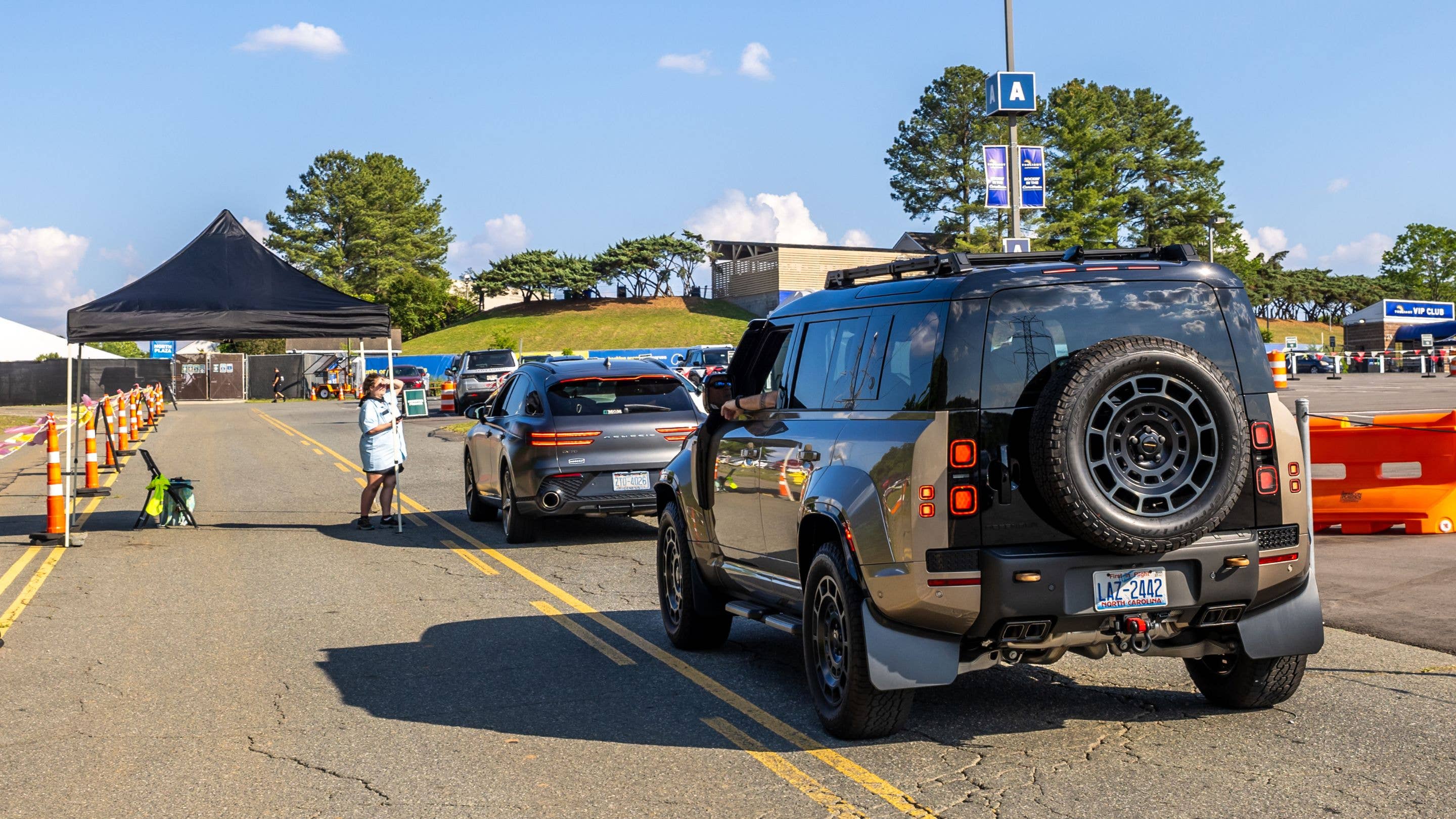 Fans entering premier parking at Truliant Amphitheater.