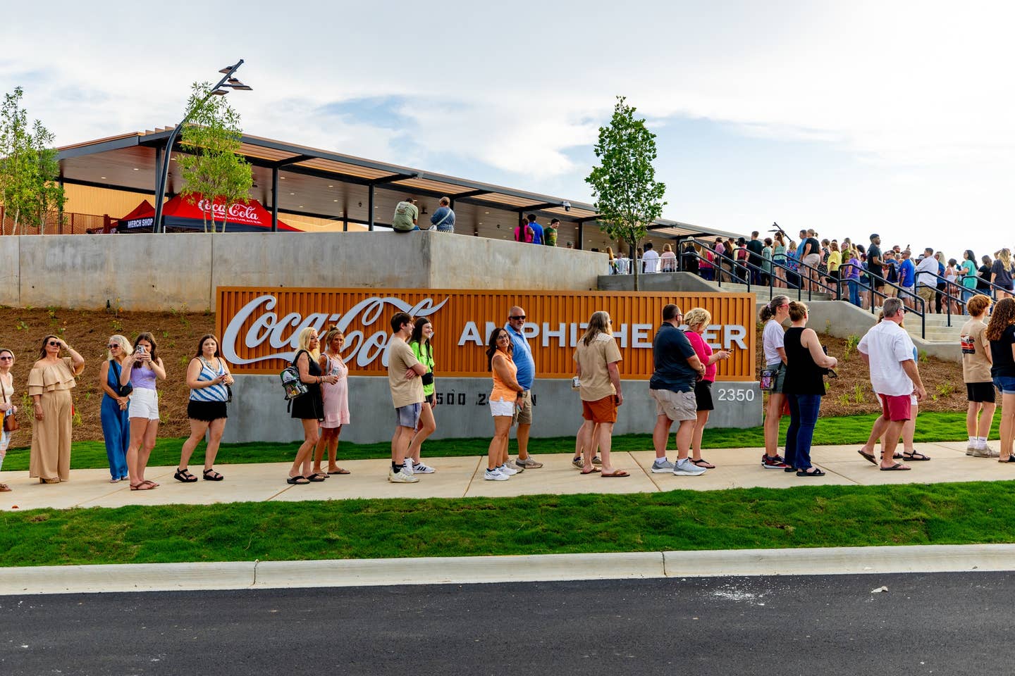 Visiting Coca-Cola Amphitheater: Parking, Amenities, Services
