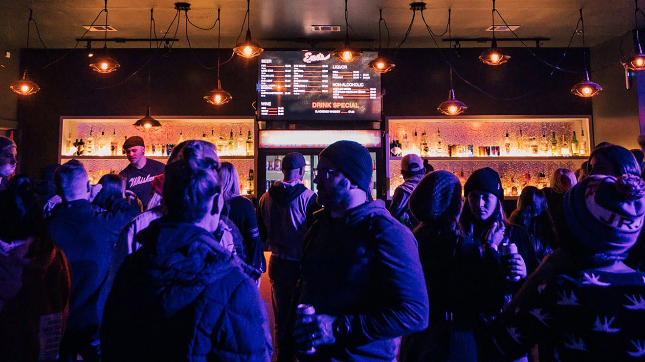 The bar at Emo's