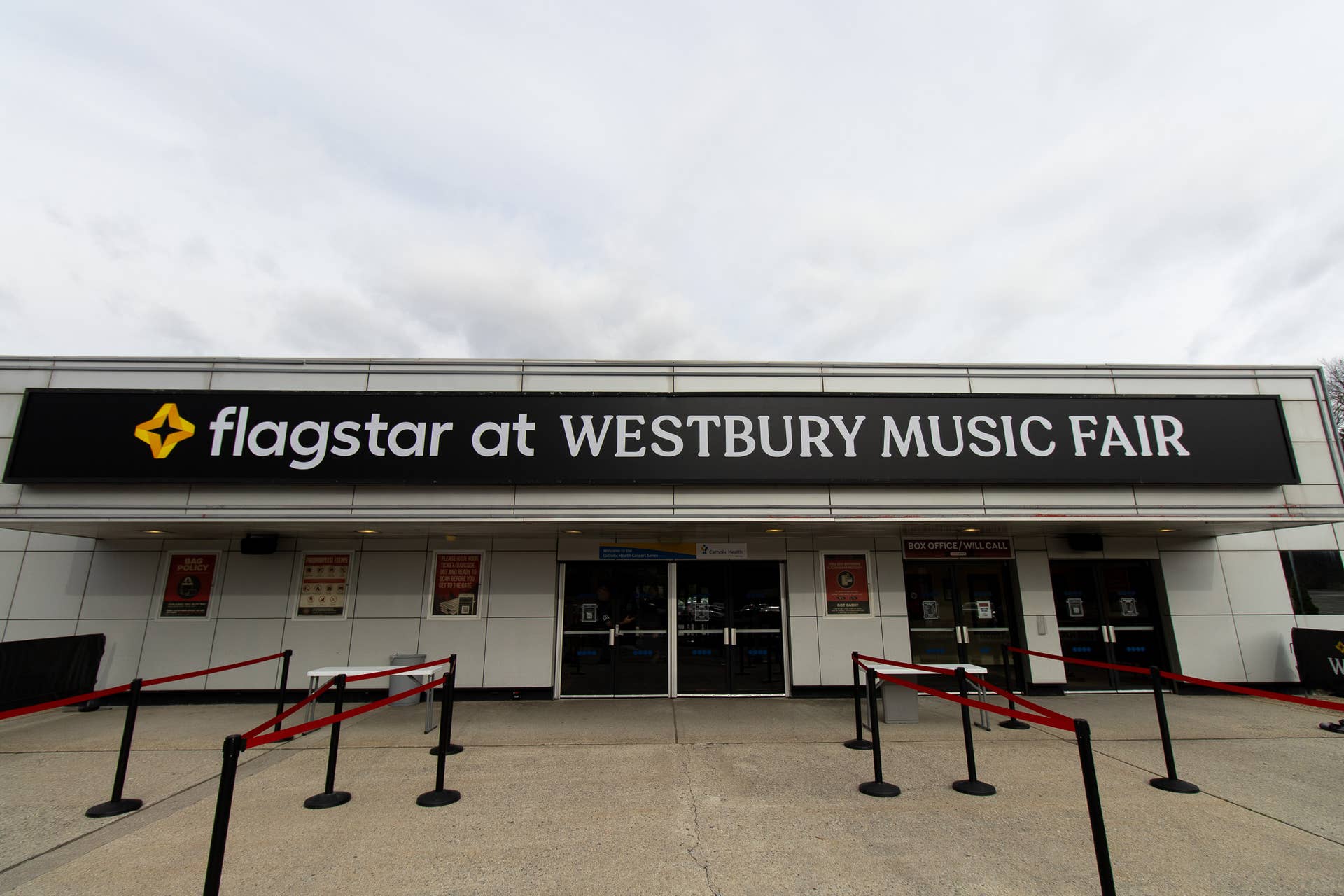 Plan Your Visit: Parking, Amenities & Policies | Flagstar at Westbury