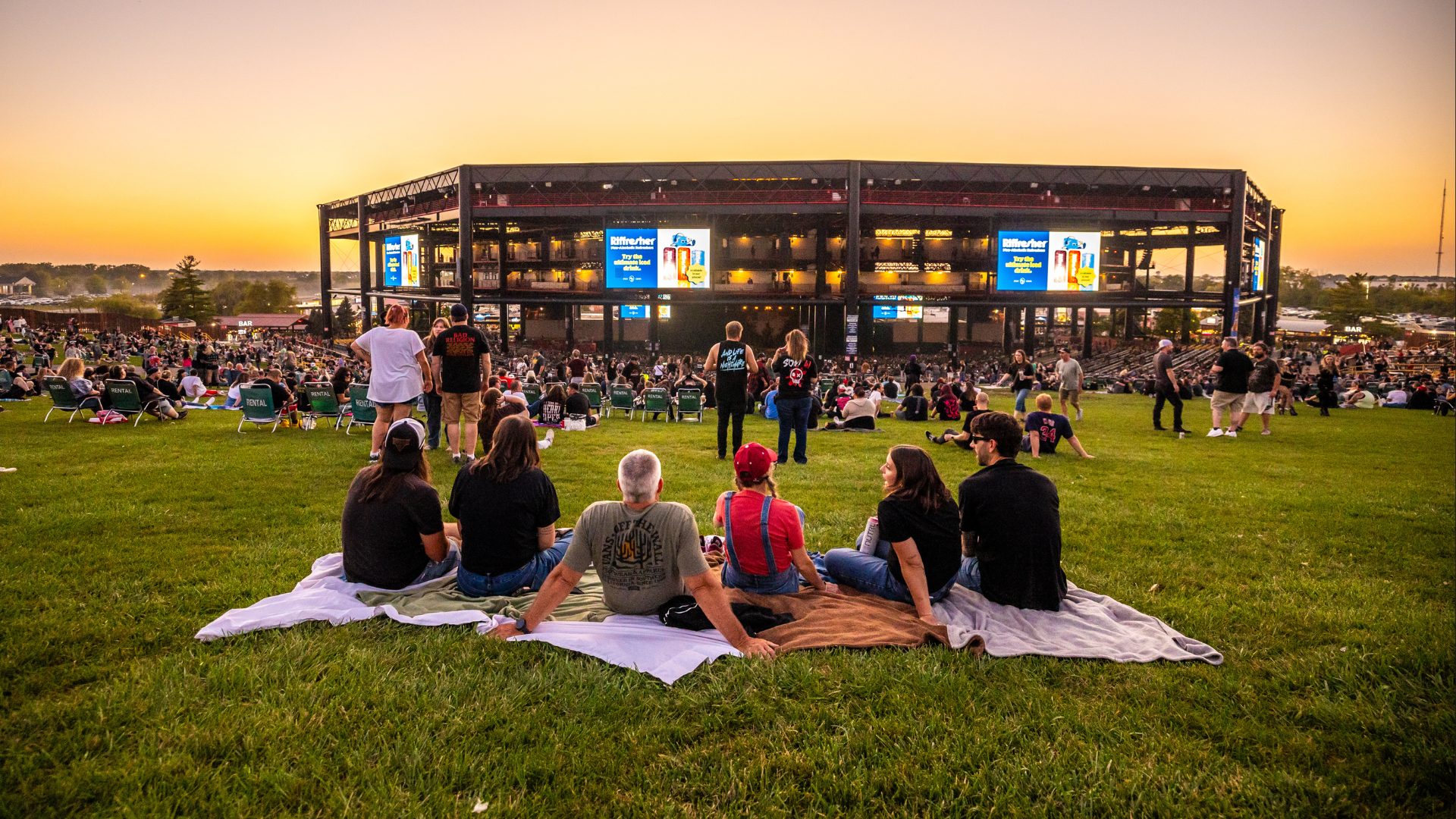 Blanket Rentals at Credit Union 1 Amphitheatre in Chicago, Illinois