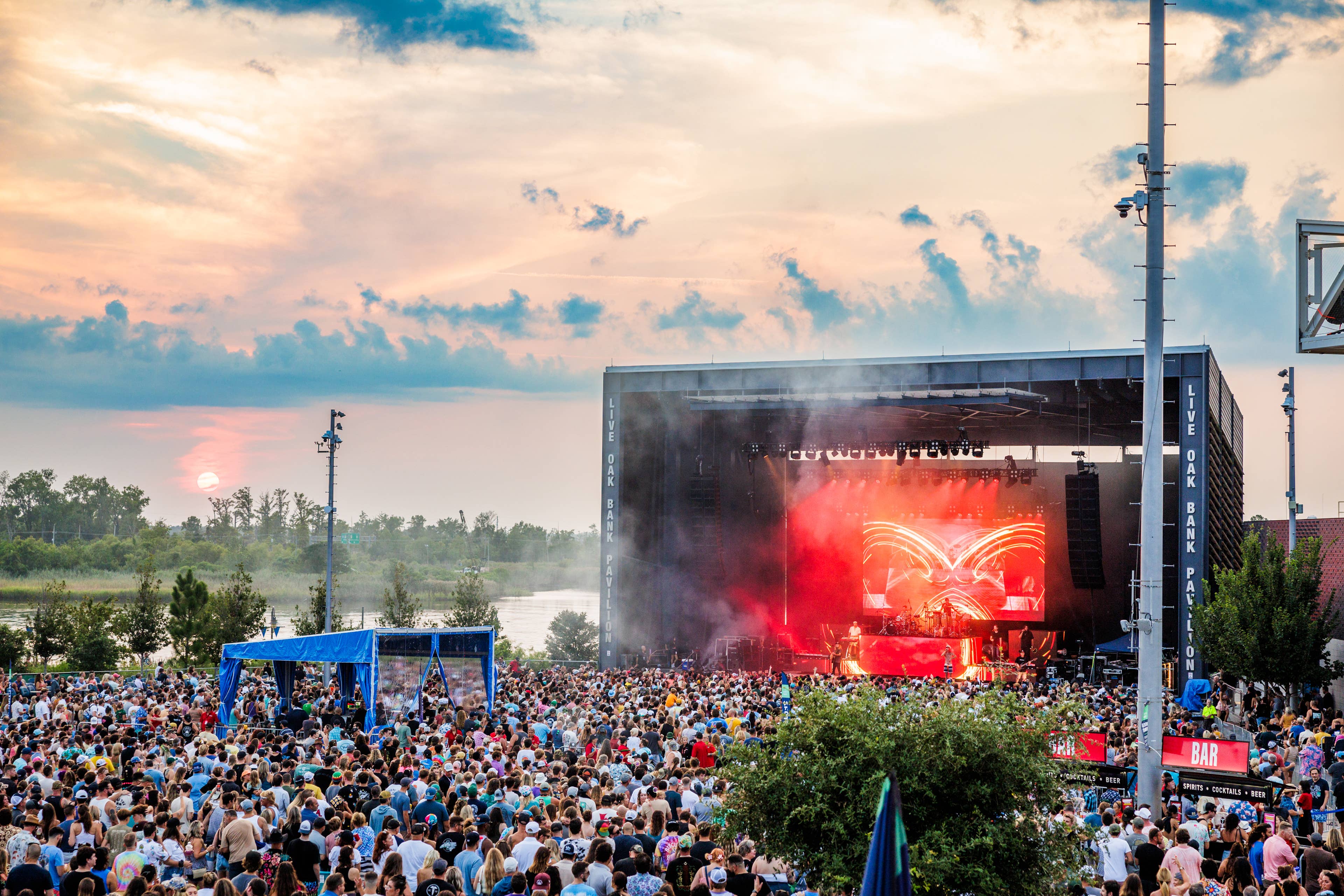 An image of the crowd at a show.