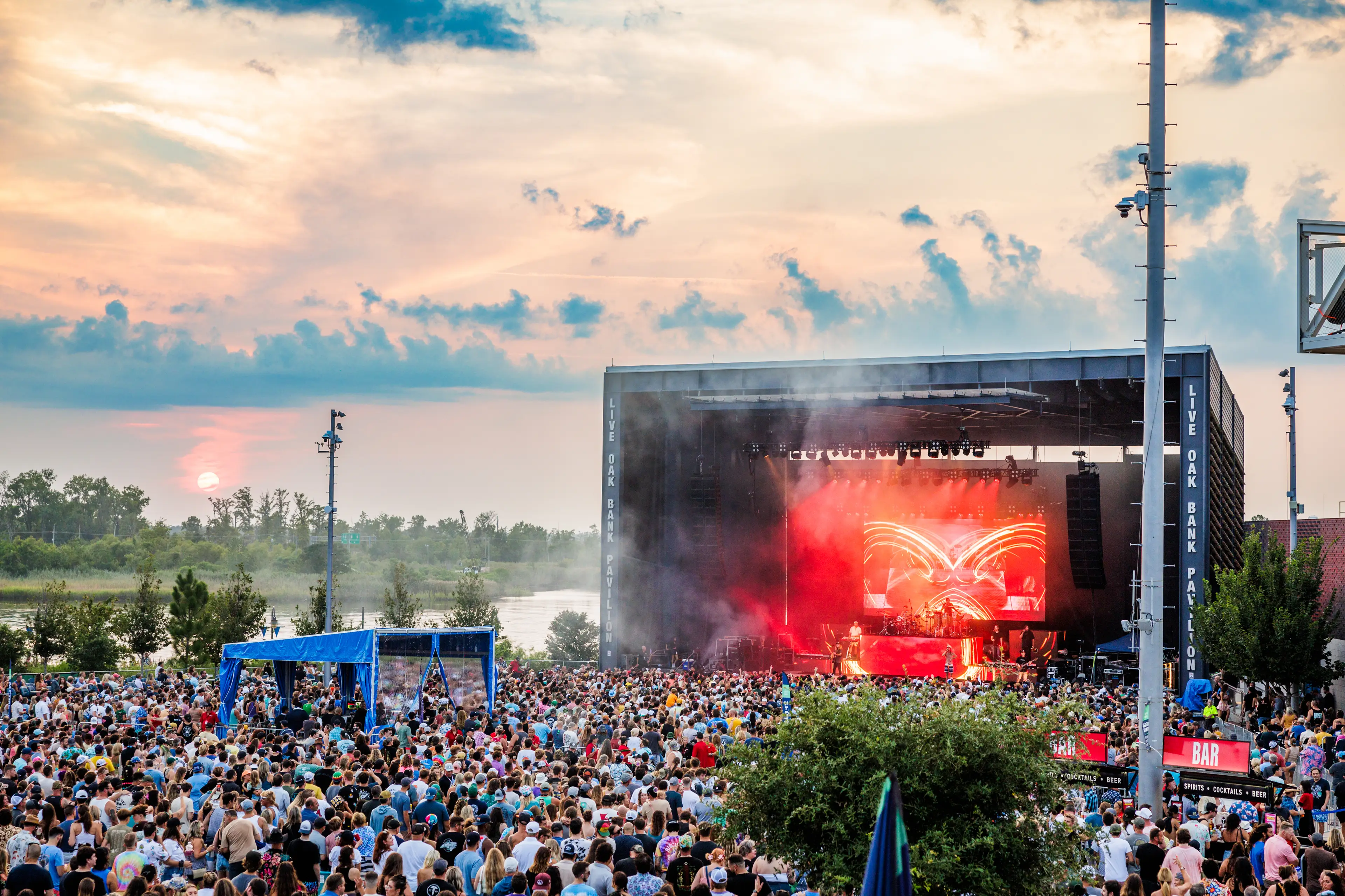 An image of the crowd at a show.