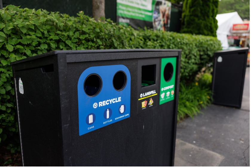 A recyling bin