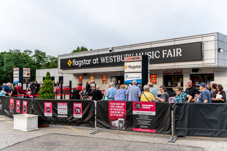 Plan Your Visit: Parking, Amenities & Policies | Flagstar at Westbury