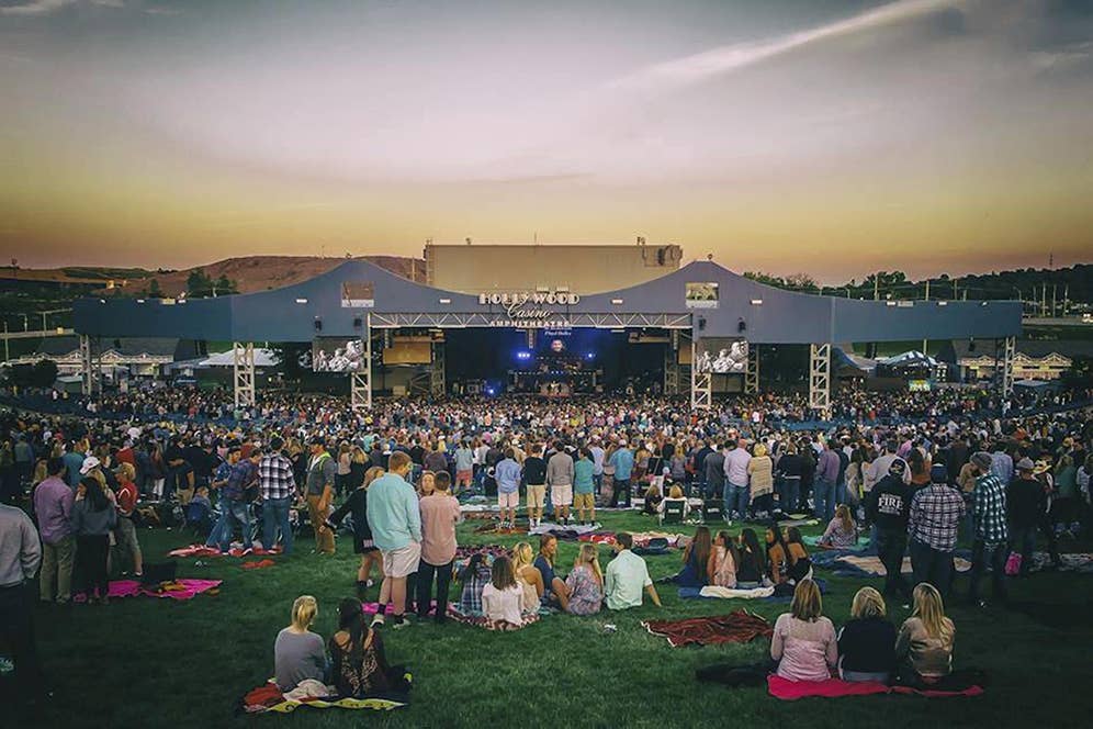 Hollywood Casino Amphitheatre St Louis MO 2023 show schedule